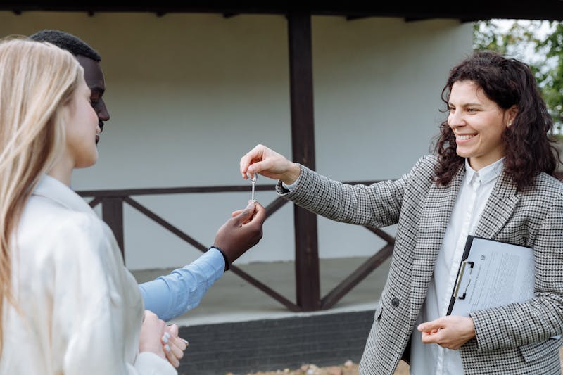 A Comprehensive Guide to Closing on a House